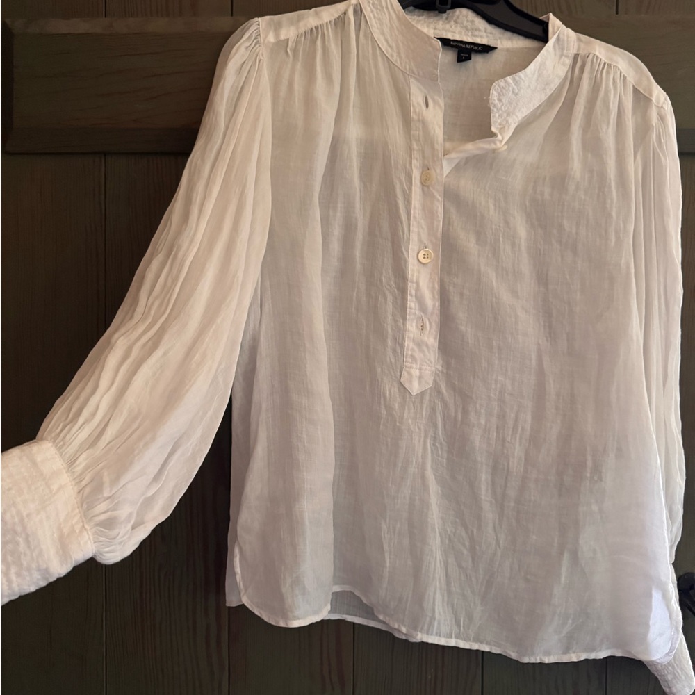 Banana Republic White Casual Button Down Shirt Relaxed Fit